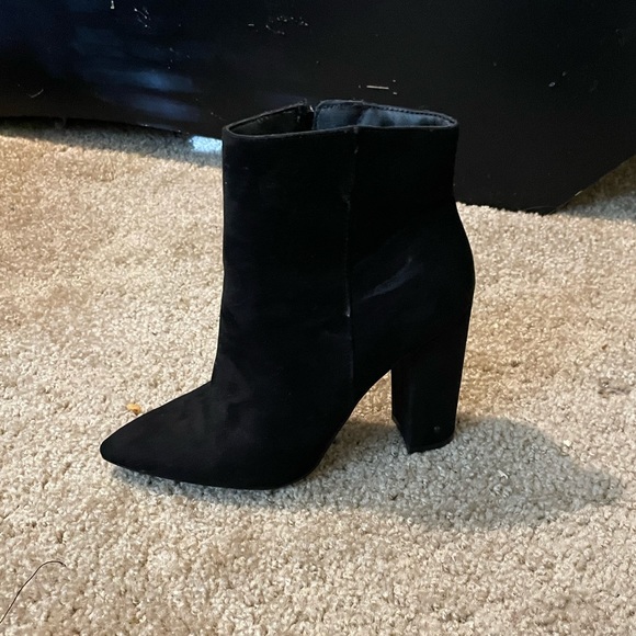 Black bootie - Picture 3 of 3